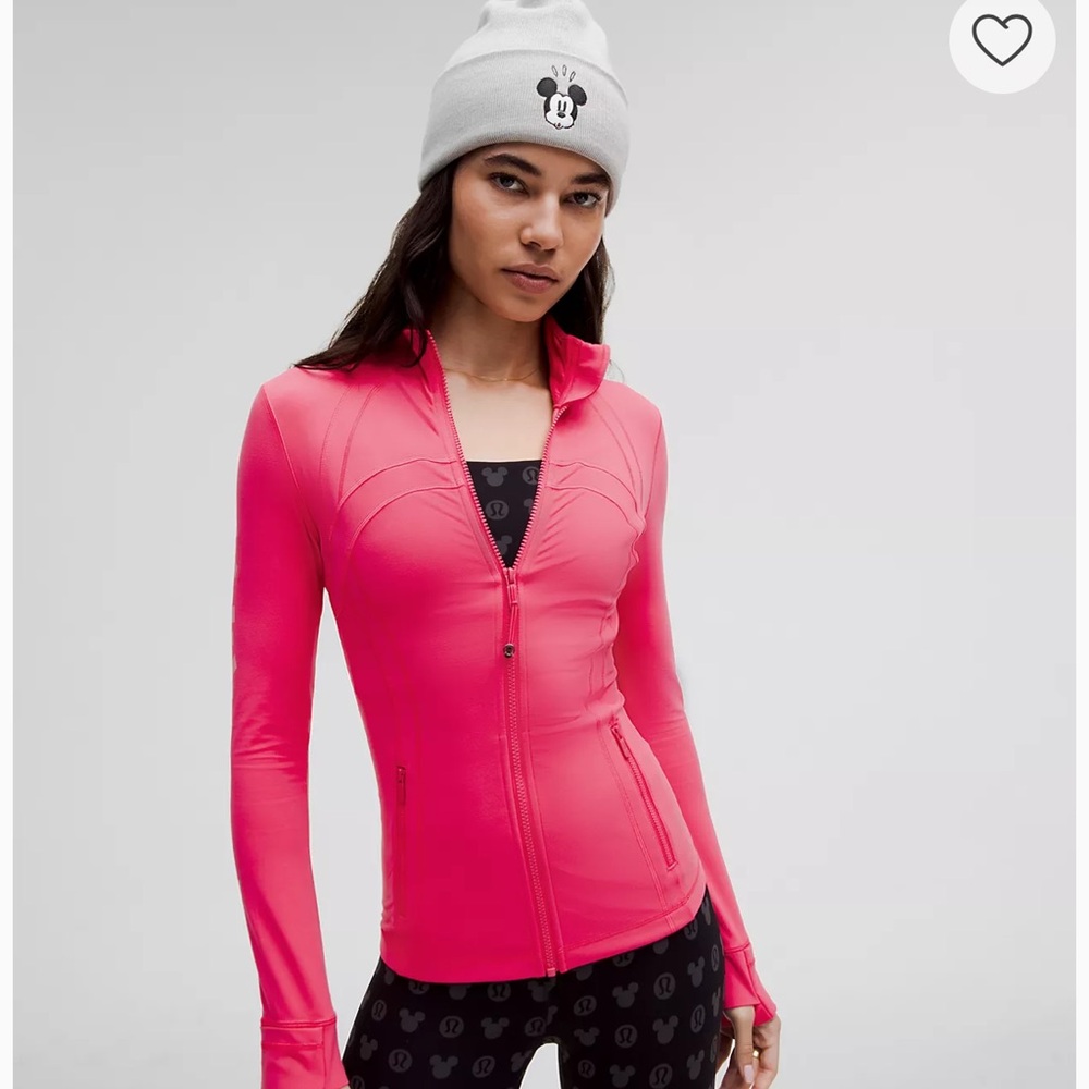 Disney x lululemon
Define Jacket Nulu